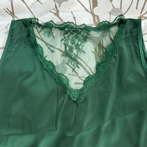 Green Silk and lace top - Picture 4 of 6